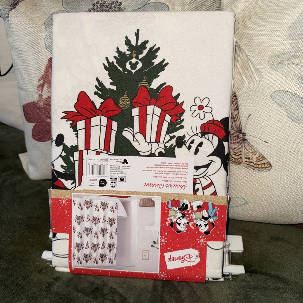 Disney Christmas Mickey & Minnie Mouse Fabric Shower Curtain 72x72 New - Picture 3 of 5
